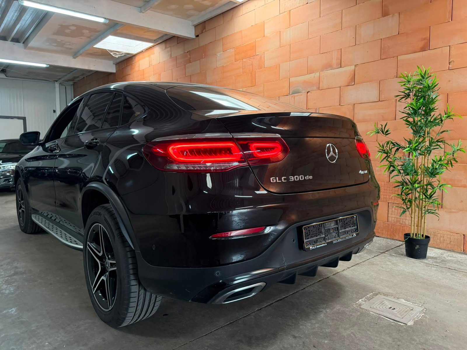Mercedes-Benz GLC Coupé 300de AMG Line - 4-Matic - Hybrid - Automatic - 194 hp - 219.910 km – Image 47