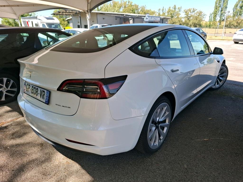 TESLA MODEL 3 – Image 3