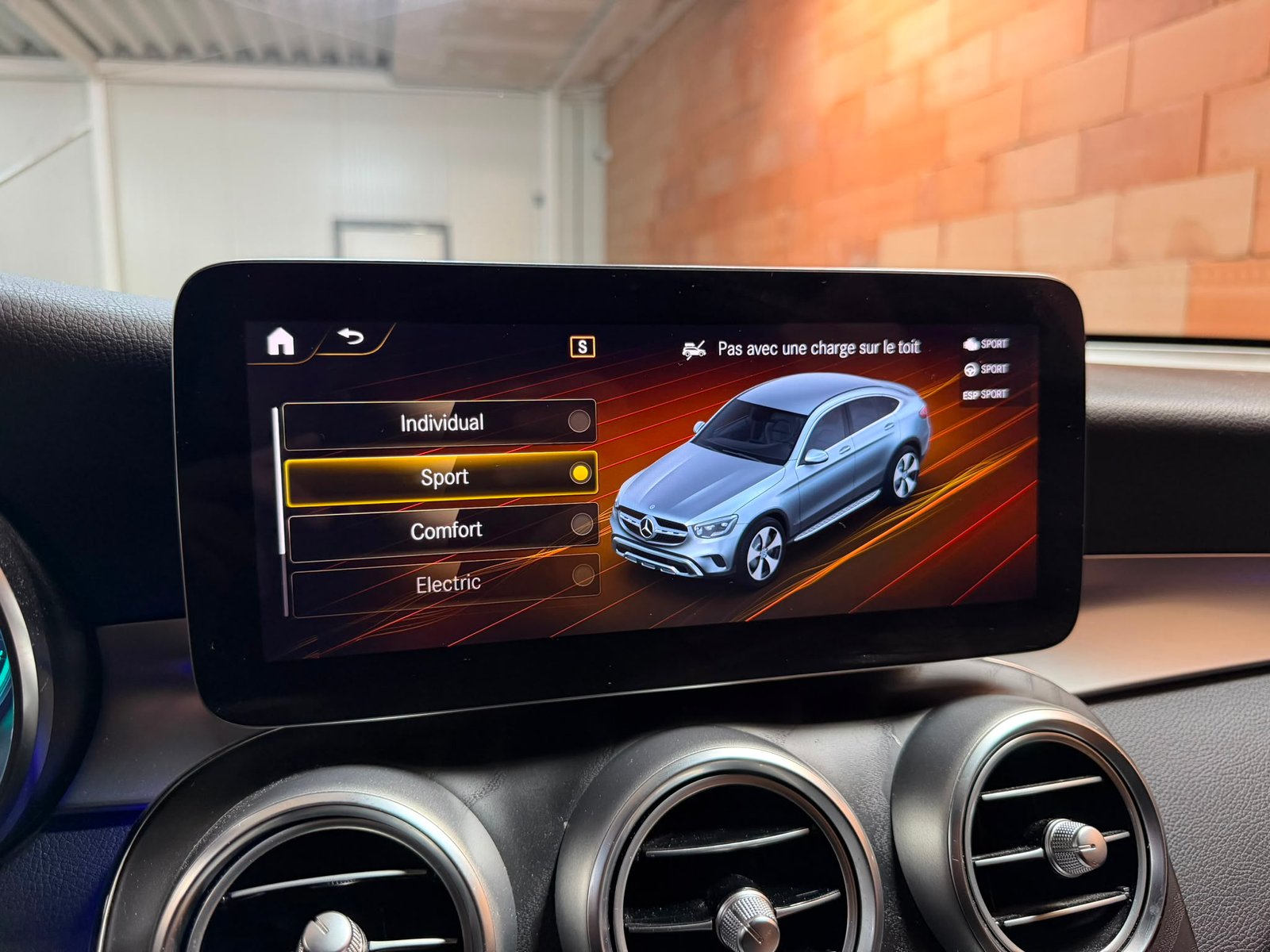 Mercedes-Benz GLC Coupé 300de AMG Line - 4-Matic - Hybrid - Automatic - 194 hp - 219.910 km – Image 11