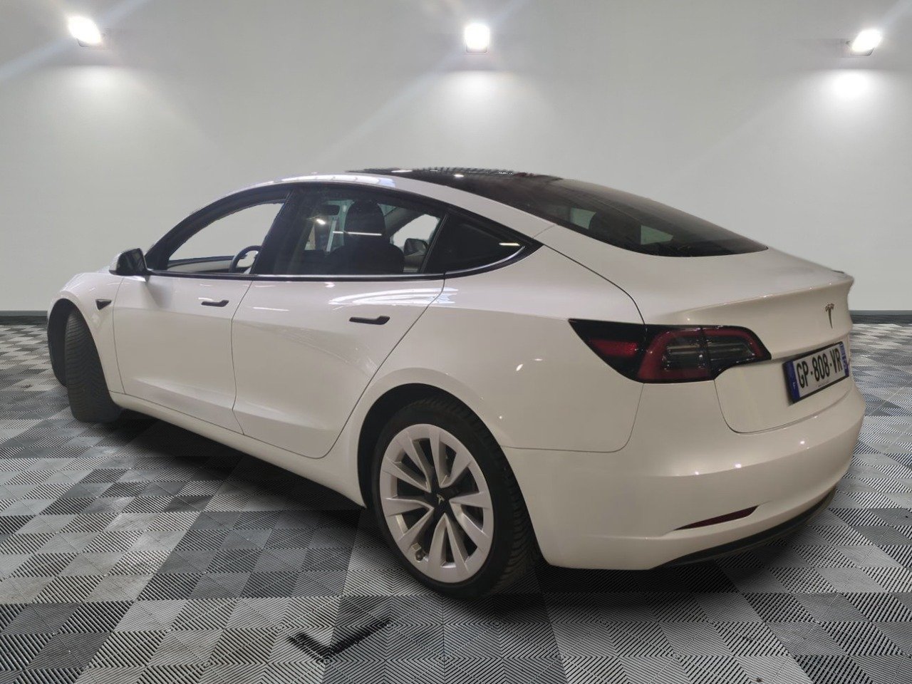 TESLA MODEL 3 – Image 20