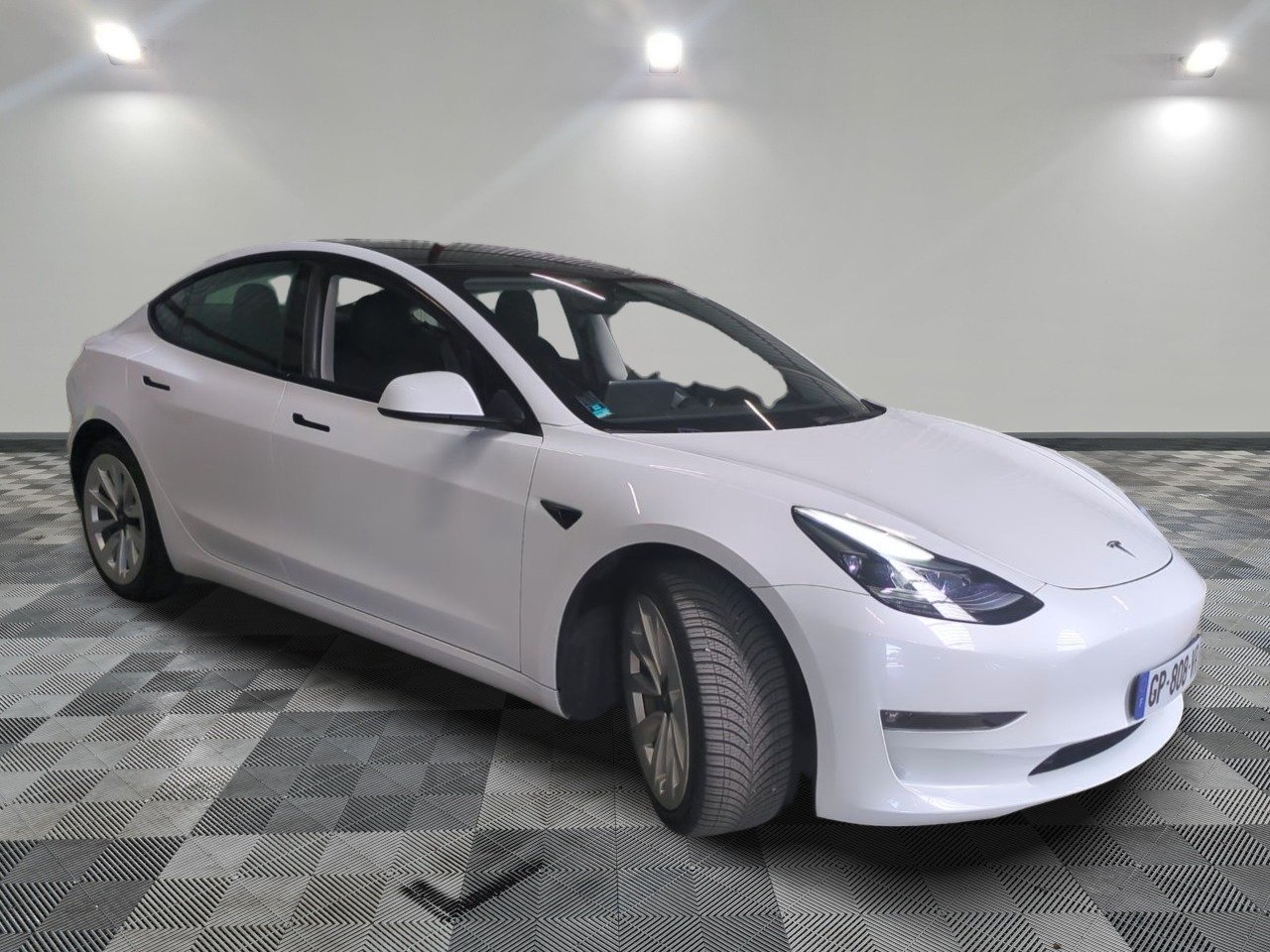 TESLA MODEL 3 – Image 24
