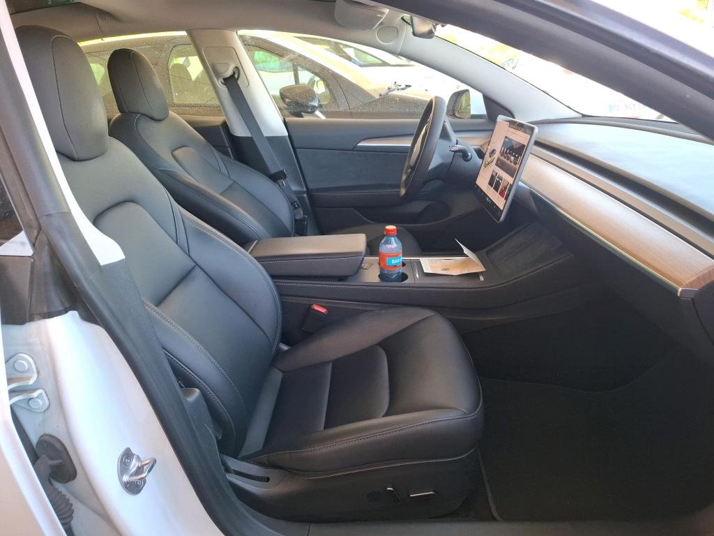TESLA MODEL 3 – Image 15