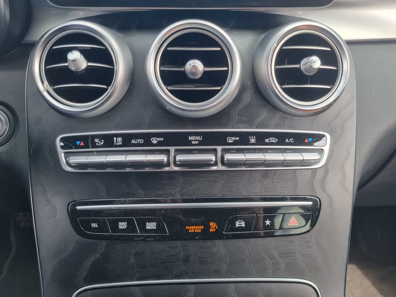 Mercedes-Benz GLC Coupé 300de AMG Line - 4-Matic - Hybrid - Automatic - 194 hp - 219.910 km – Image 97