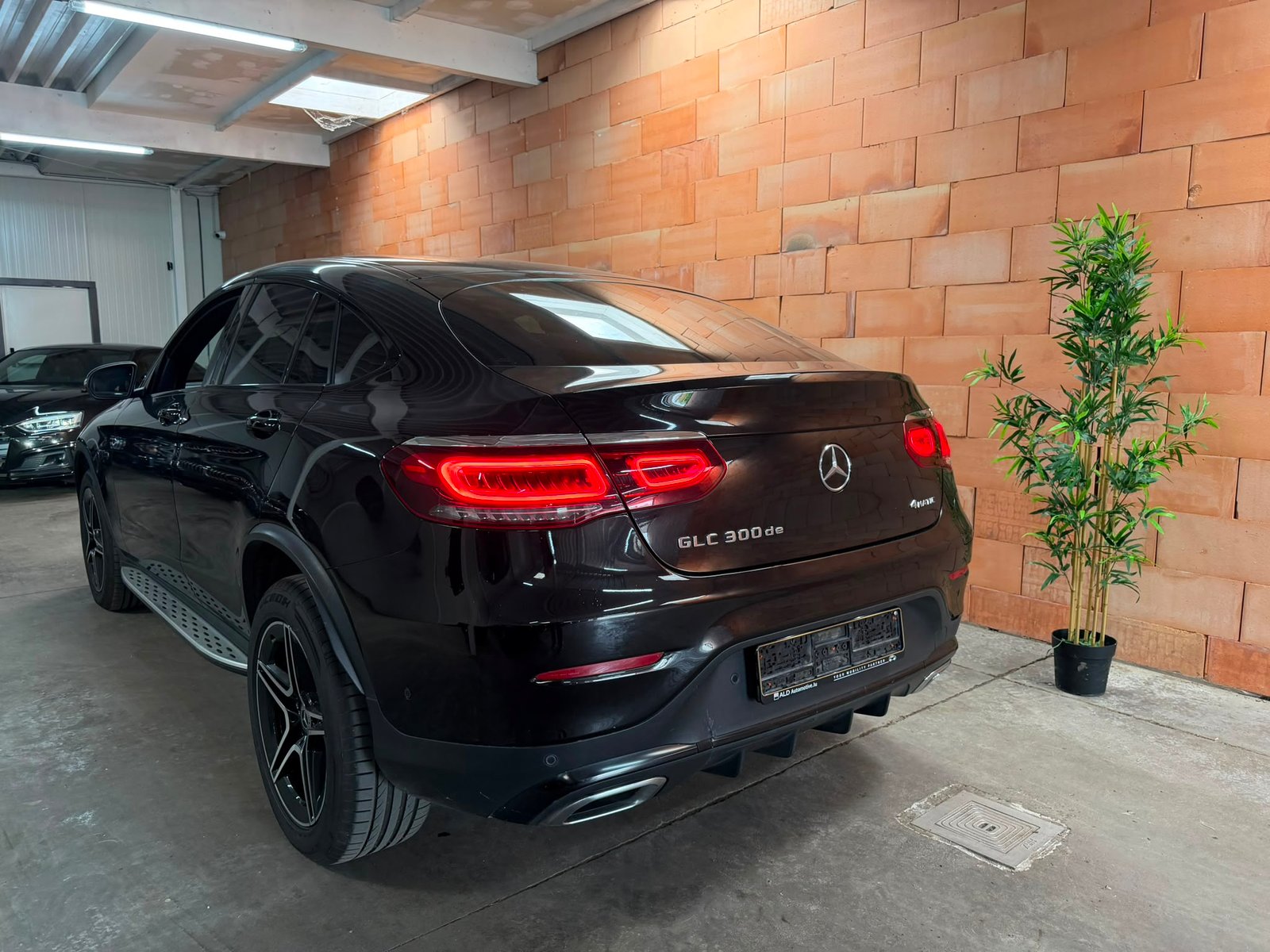 Mercedes-Benz GLC Coupé 300de AMG Line - 4-Matic - Hybrid - Automatic - 194 hp - 219.910 km – Image 99