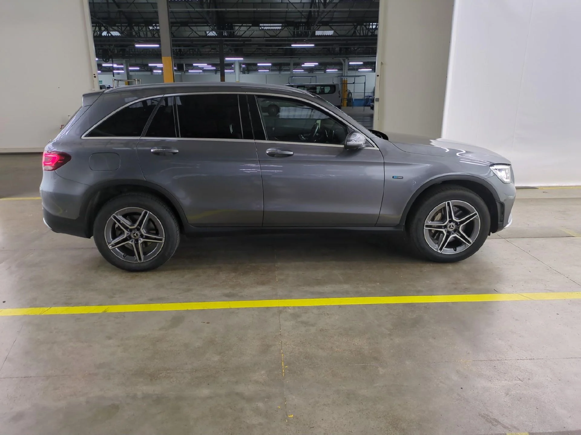 MERCEDES-BENZ GLC / 2019 / 5P / SUV 2.0 GLC 300 E AMG LINE 4MATIC – Image 7