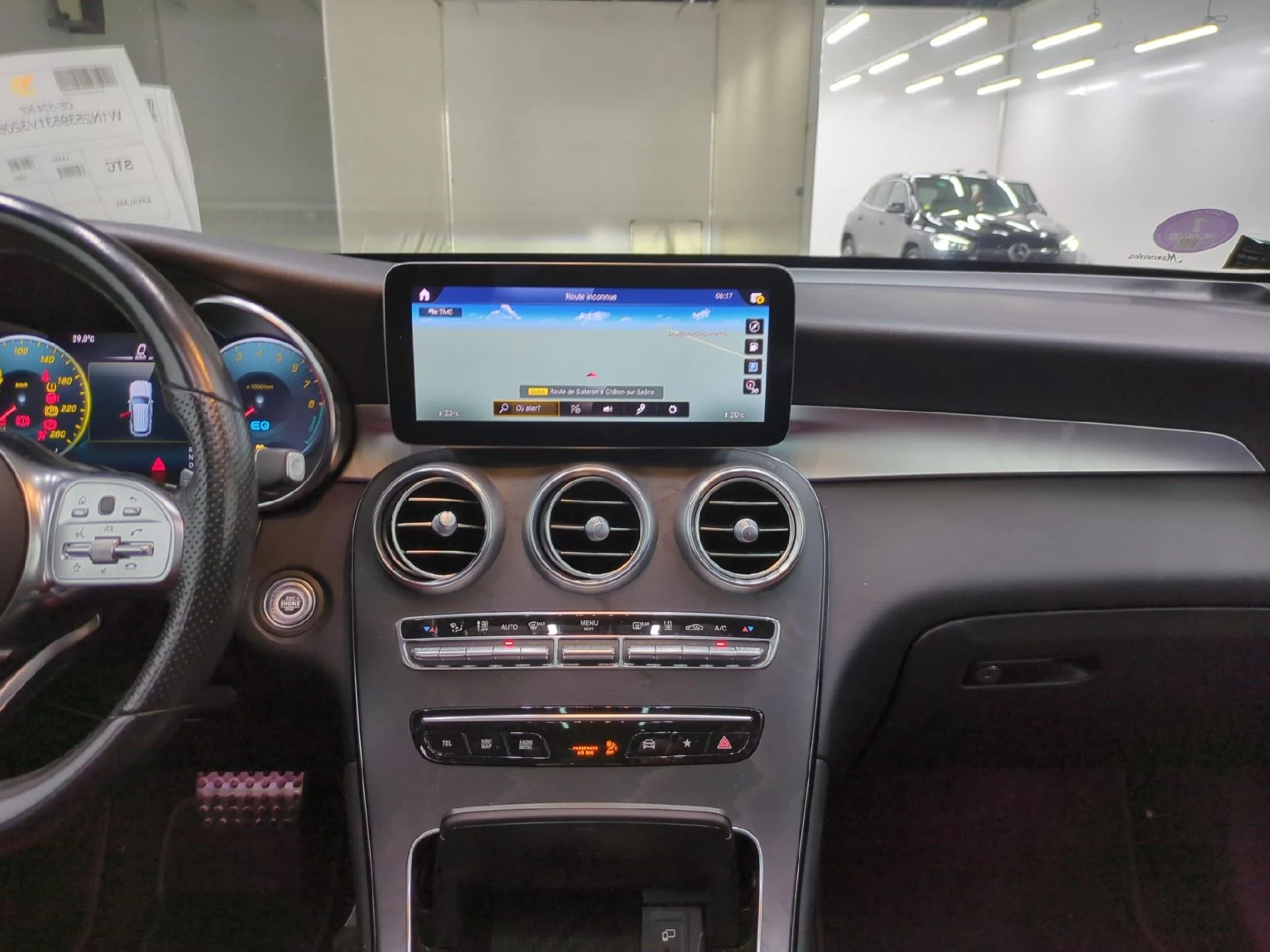 MERCEDES-BENZ GLC / 2019 / 5P / SUV 2.0 GLC 300 E AMG LINE 4MATIC – Image 11